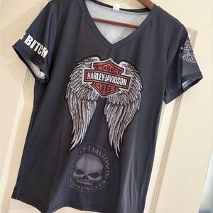 Harley-Davidson, Ladies Black V-Neck Tee with Winged Emblem LARGE. NEW